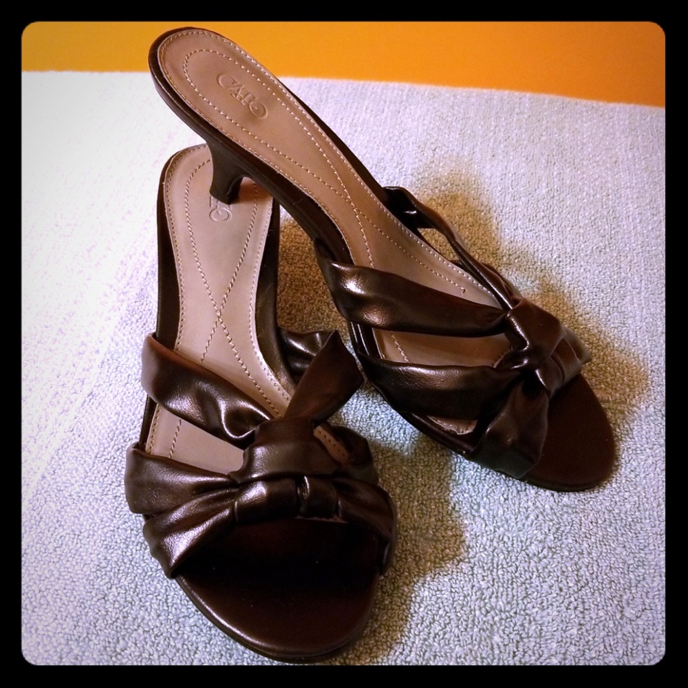 Black dress shoes